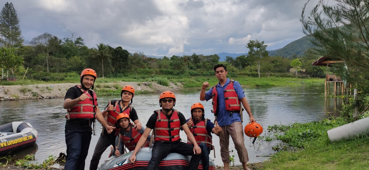 field trip dan arung jeram di talengon