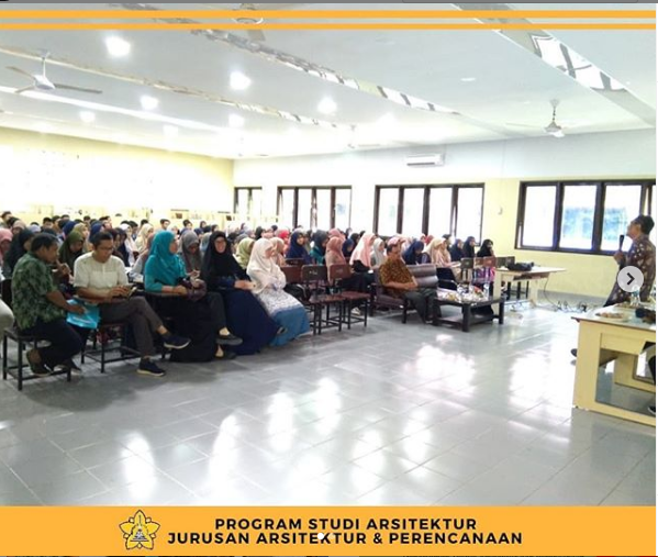 Kuliah Umum " Terapan Teori Sustainable dalam Riset dan Desain Arsitektur' Oleh Dr. Ir. Arif Kusumawanto. MT. IAI. IPU (Dept. Arsitektur dan Perencanaan UGM)